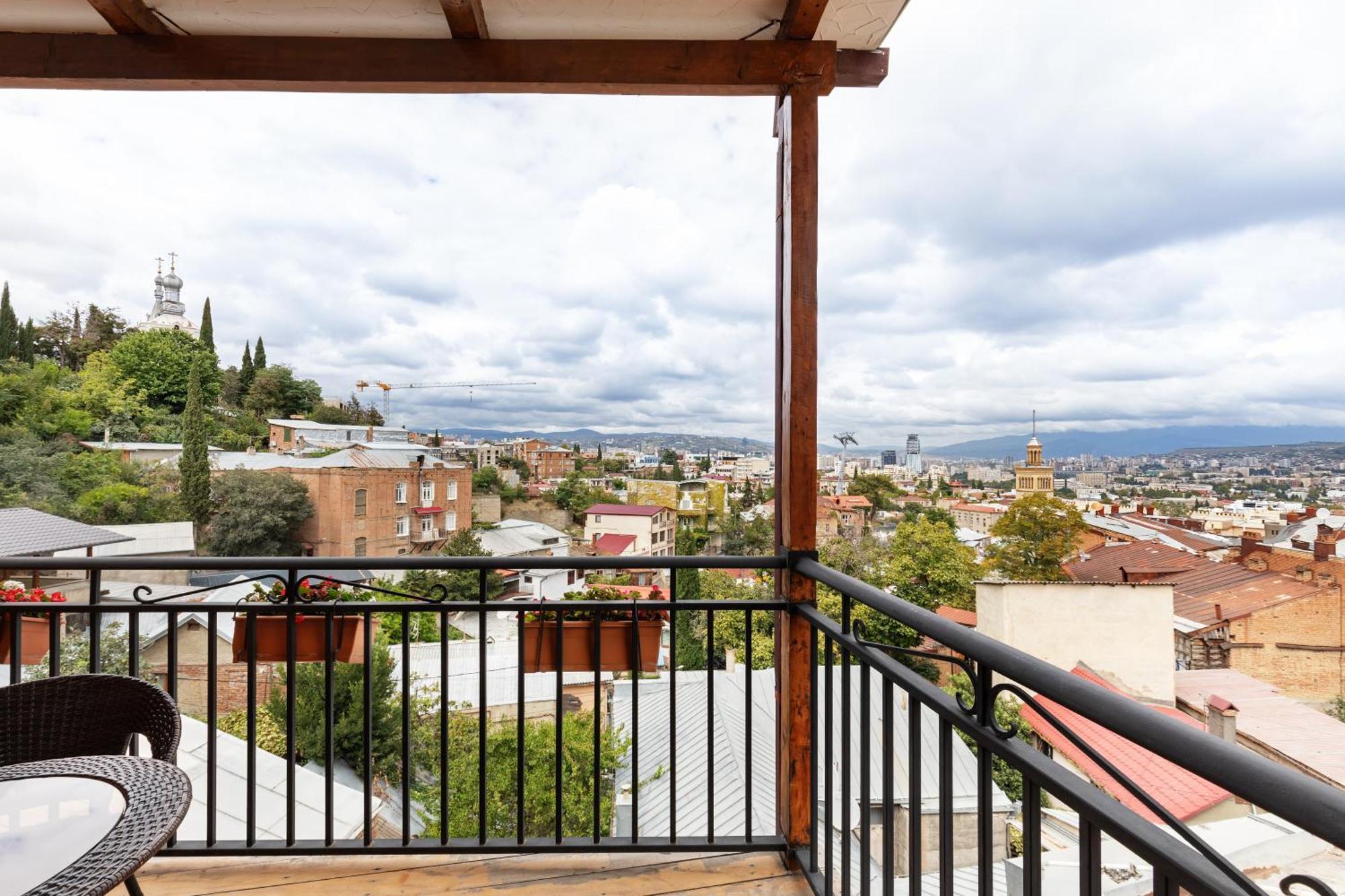 Honeymoon Apartments In Old Tbilisi Esterno foto